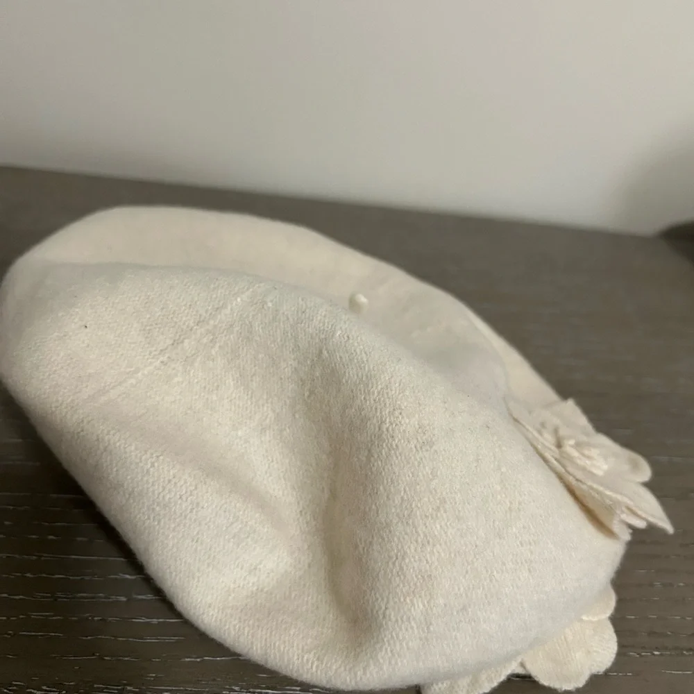 Betmar New York Women's White Floral Beret One Size Wool